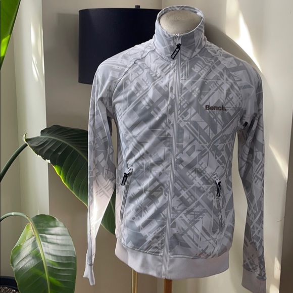 Bench zip up sweater - Picture 1 of 9